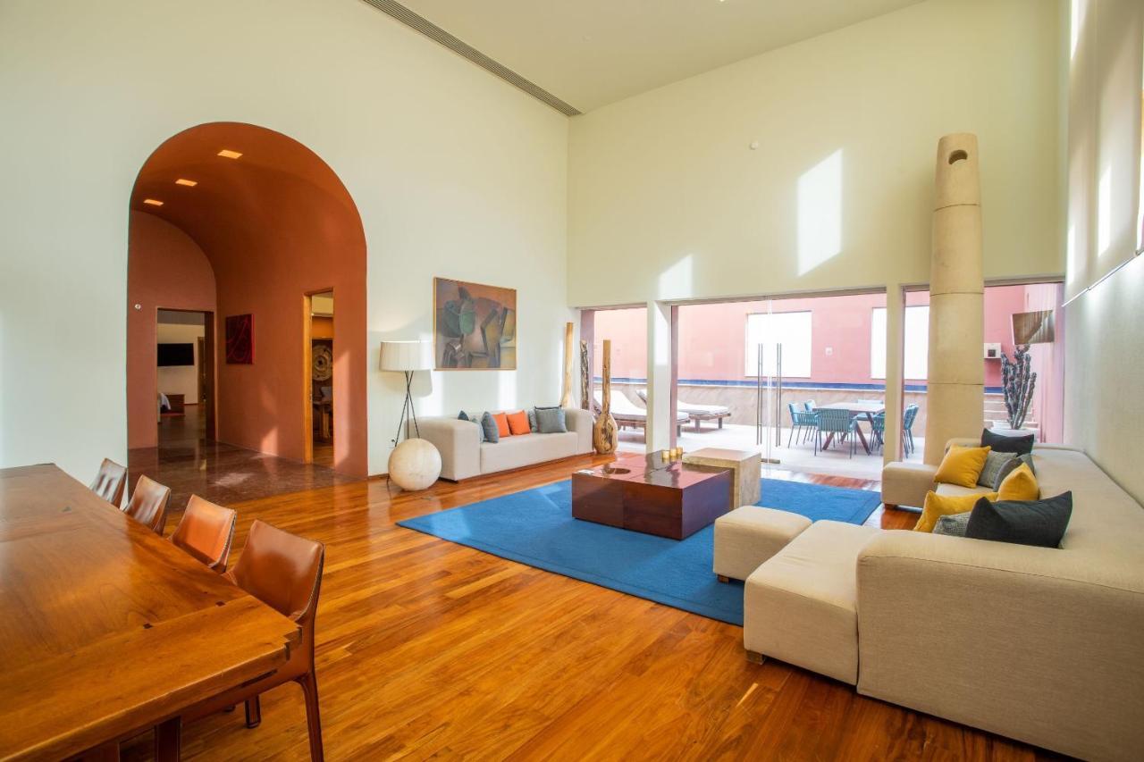 Camino Real Monterrey Hotel San Pedro Garza Garcia Ngoại thất bức ảnh A living room at the Mandarin Oriental, Barcelona