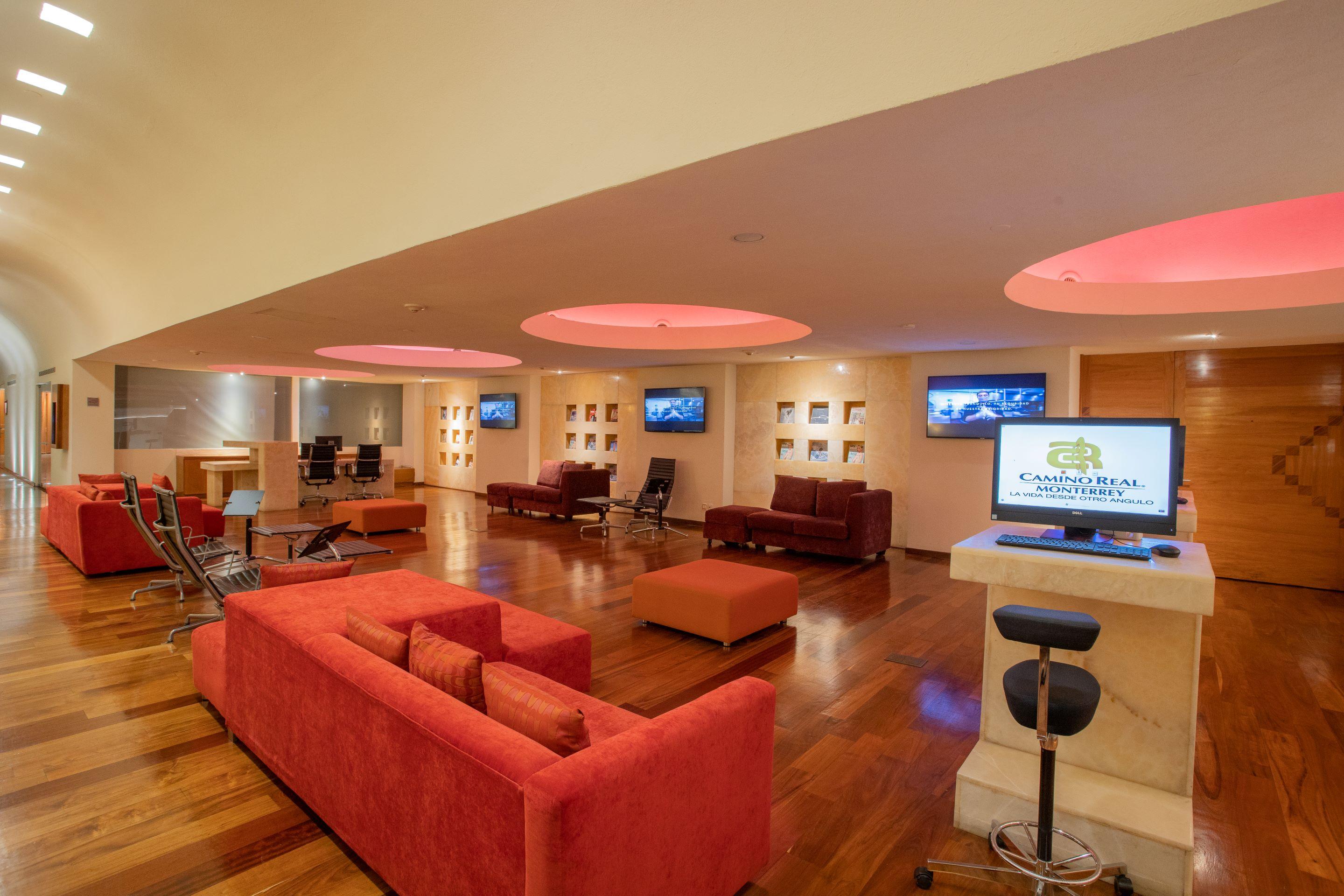 Camino Real Monterrey Hotel San Pedro Garza Garcia Ngoại thất bức ảnh The lounge at the airport